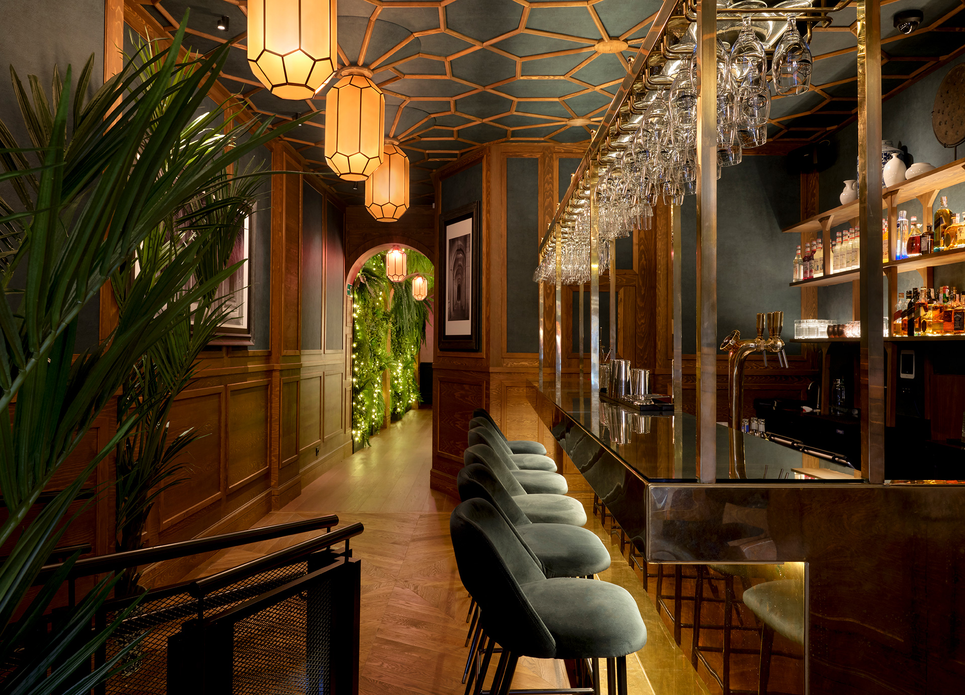 Proyecto de interiorismo del karaoke BAM Recoletos en Madrid de Pablo Peyra Studio.
