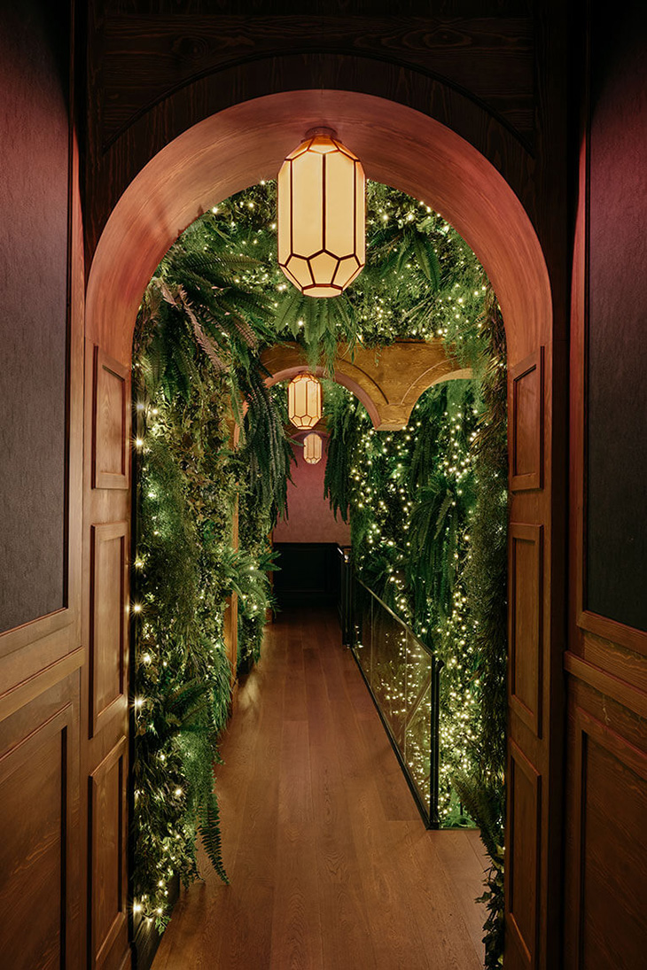 Proyecto de interiorismo de Pablo Peyra Studio. Pasillo acceso al karaoke BAM Recoletos en Madrid.