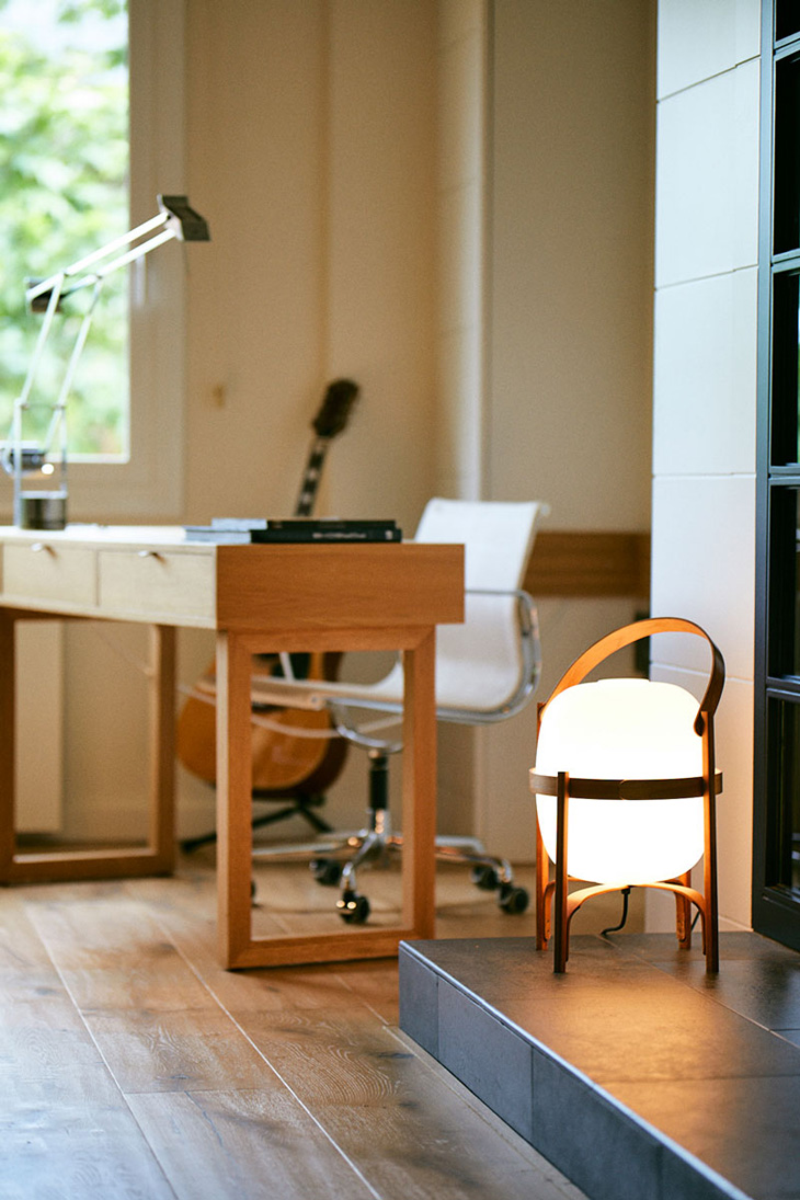 Diseño de interiores de residencial Les tres Torres, un proyecto de Pablo Peyra Studio. Despacho.